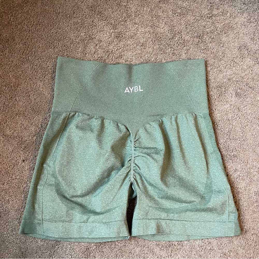 Empower Seamless Shorts - Olive Marl View 5